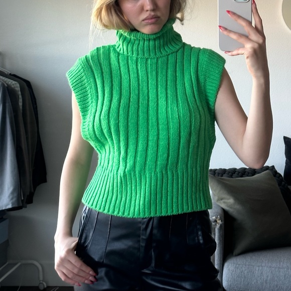 Zara Sweaters - Green Knit Vest Sweater